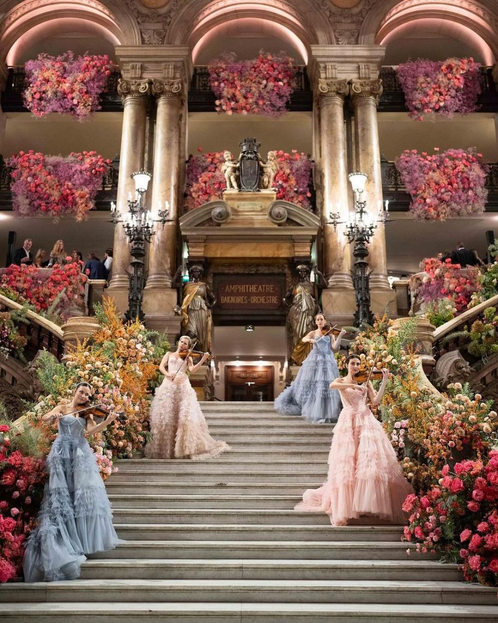 Nuntă de 59 de milioane de dolari, la Paris. Povestea cuplului care a organizat "evenimentul secolului" | Au închiriat Opera Garnier, Castelul Vilette și au adus invitații cu avioane private 872089
