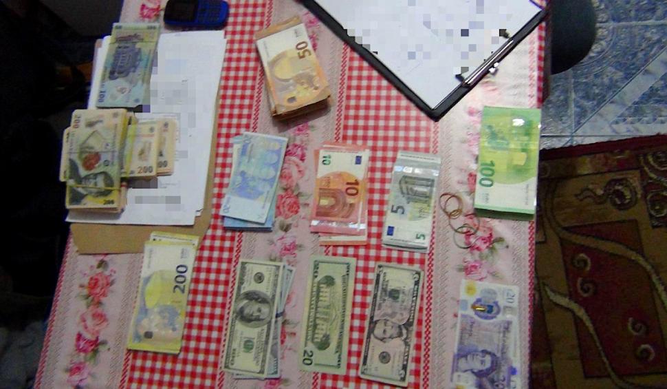 Percheziții de amploare în Vaslui. Polițiști acuzați că luau mită de la șoferi, duși la audieri 872012