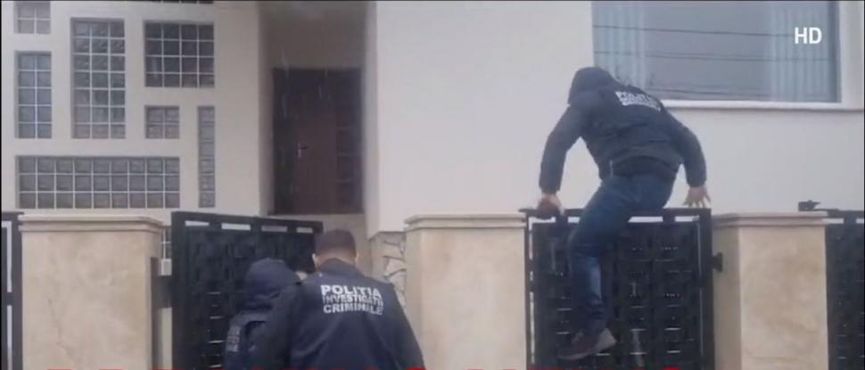 Prima imagine cu Cătălin Cherecheş când trece în Ungaria. Antena 3 CNN reface traseul primarului condamnat după ce a fugit din ţară 871969