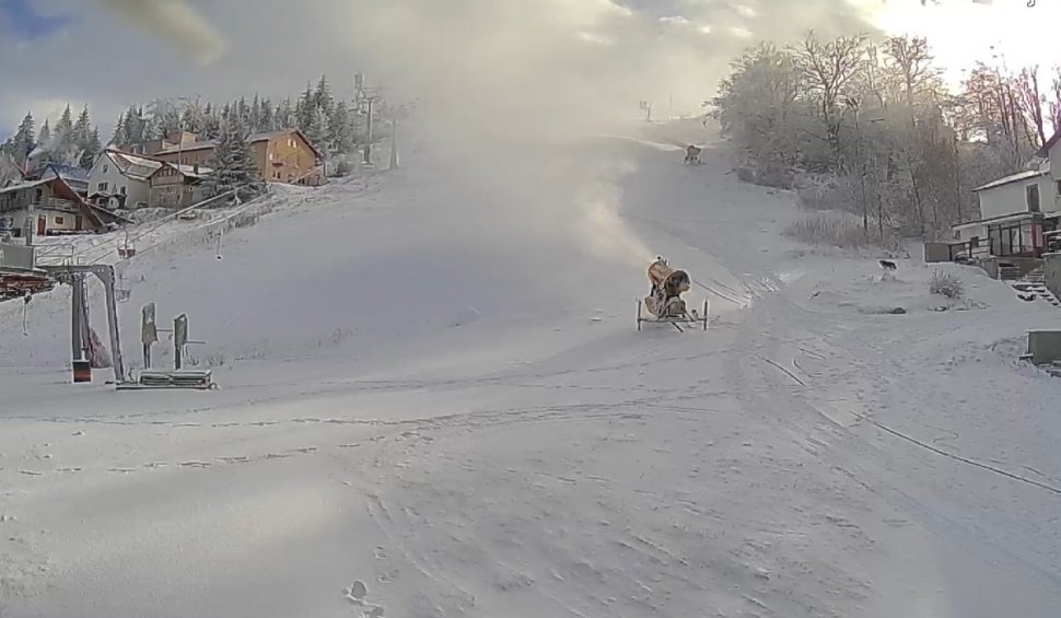 Se deschide sezonul de schi la Straja, de Sf. Andrei. Tunurile de zăpadă artificială au fost pornite, de câteva zile