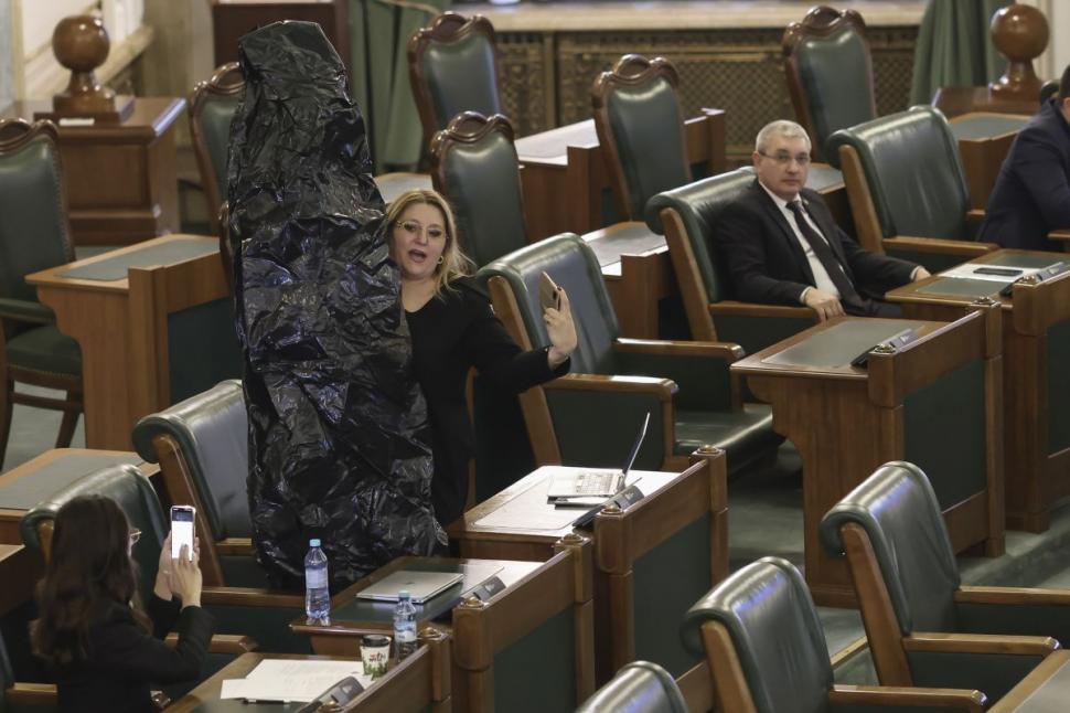 "Pentru mine, sunteți vinovați!" | Fostul premier Florin Cîțu a rămas fără imunitate parlamentară și poate fi urmărit penal în dosarul vaccinurilor de un miliard de euro 872309