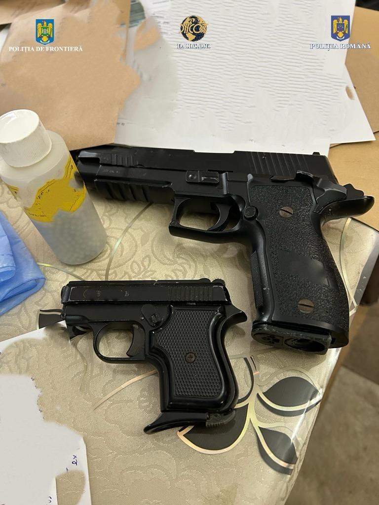 Traficanţi care vindeau "cristal" elevilor din Sighetu Marmaţiei, "reuniţi" în arest după o operaţiune DIICOT 872171