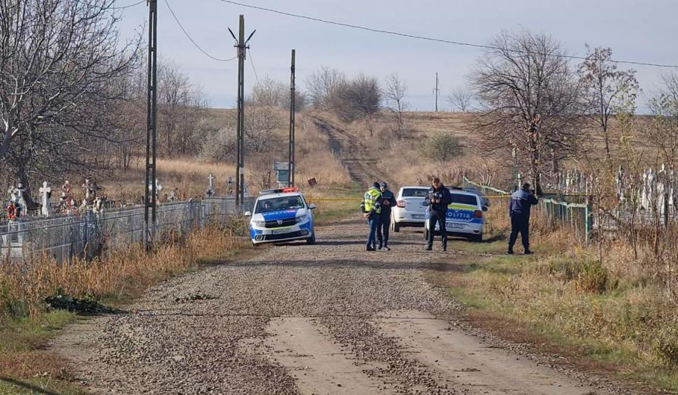 El este Cristian, polițistul găsit mort pe mormântul fetiţei sale de un an, de Sfântul Andrei, în cimitirul din Vlăsineşti, Botoşani 872551