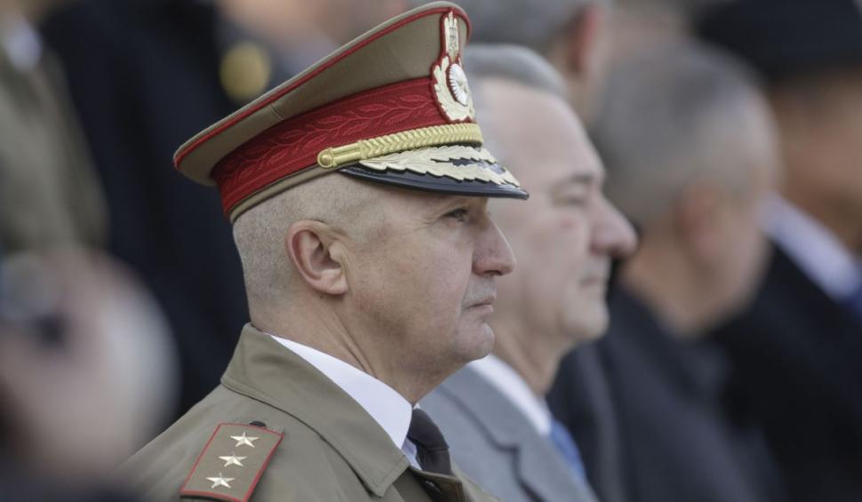 Klaus Iohannis, la învestirea în funcție a șefului Armatei: "Este nevoie de o analiză strategică a apărării" 872525