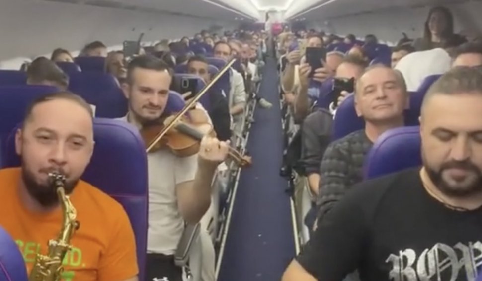 Moment emoționant în aer, de Ziua României: Sute de pasageri au cântat "Noi suntem români" în avion