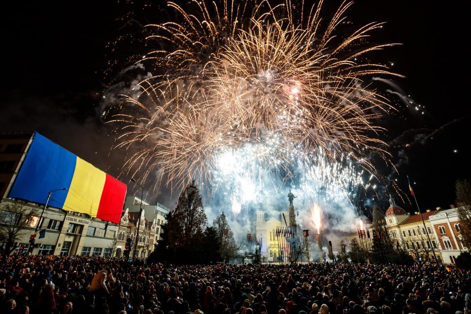 Târgul de Crăciun din Cluj Napoca s-a deschis de 1 Decembrie | Oamenii sunt așteptați cu vin fiert și turtă dulce  872775