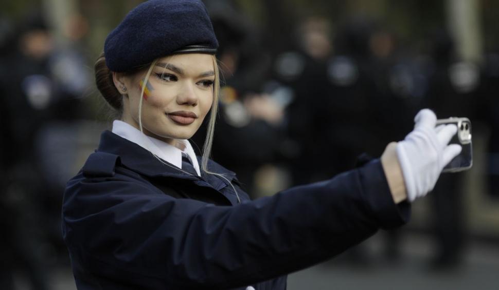 Ziua Naţională a României, 1 Decembrie | Parada militară s-a văzut la Antena 3 CNN | 100.000 de români la evenimentul din București 872688