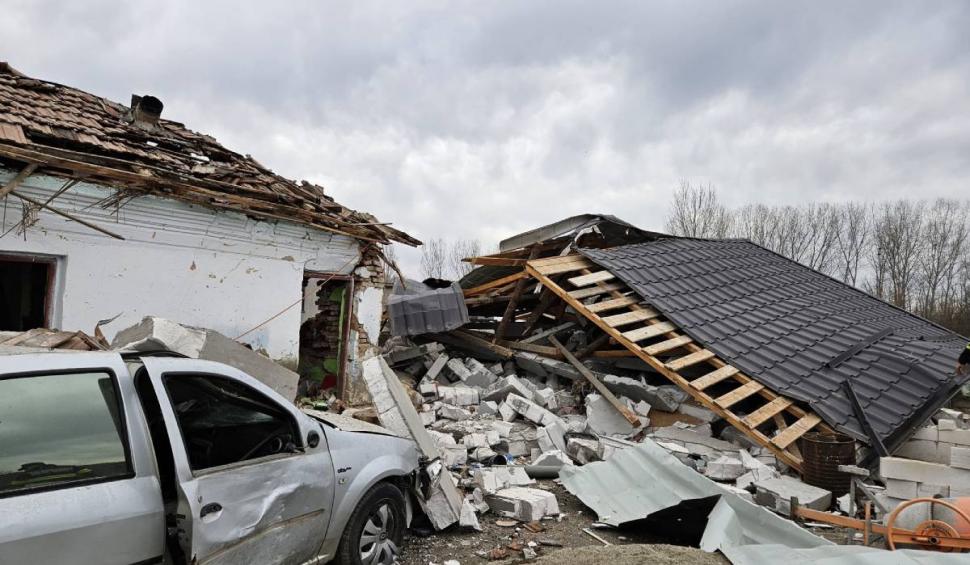 Explozie la o centrală termică din județul Olt. O persoana a murit, iar alta este prinsă sub dărâmături 872811