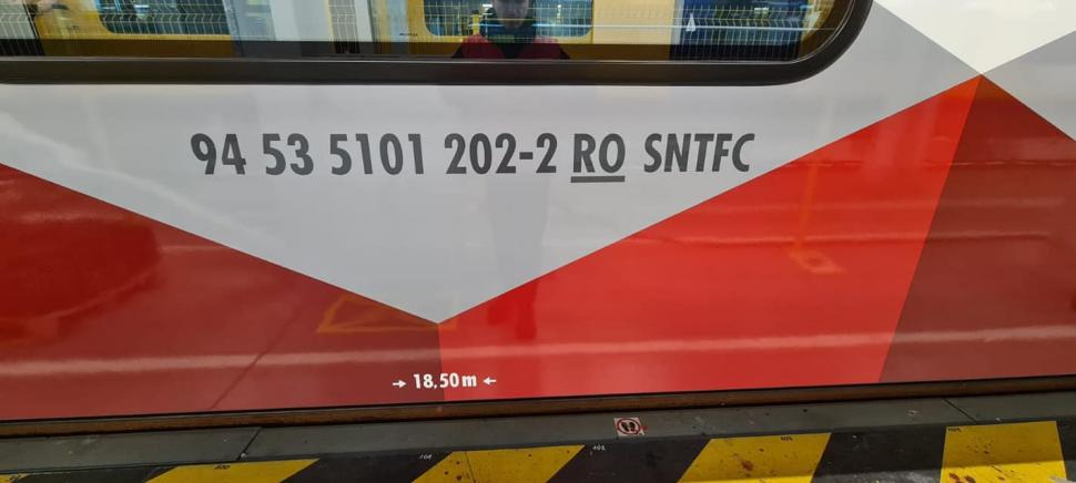 Primul tren electric nou cumpărat în ultimii 20 de ani a ajuns în România. Când va începe să circule garnitura 872867