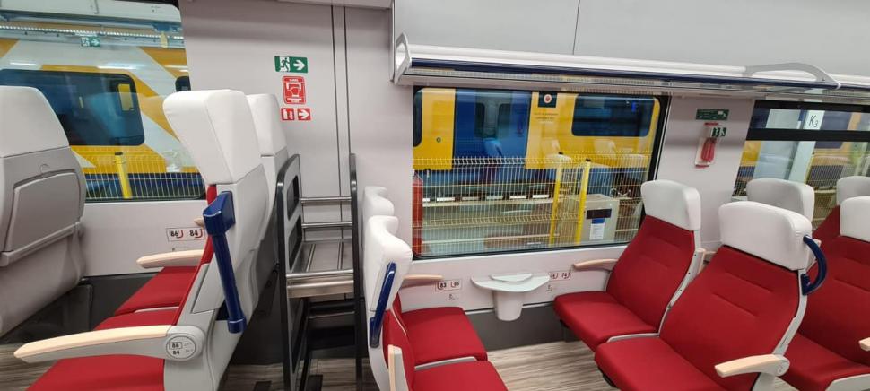 Primul tren electric nou cumpărat în ultimii 20 de ani a ajuns în România. Când va începe să circule garnitura 872873