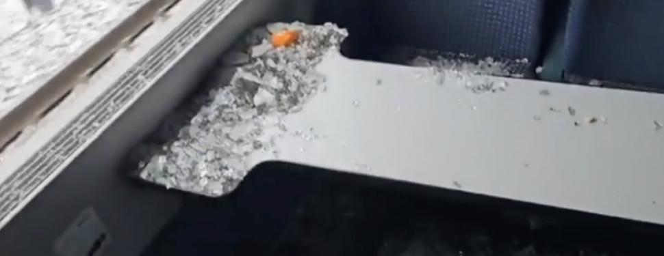 Călători răniți, în urma incidentului feroviar de la Azuga. Trei persoane au ajuns la spital cu cioburi în ochi 872994