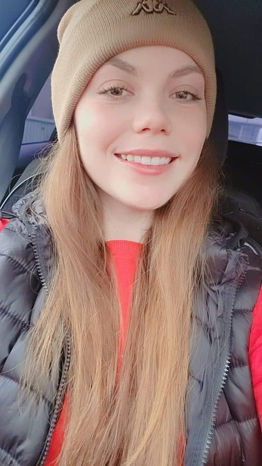 Ea este Lavinia Burcă, o tânără de 24 de ani, care a murit într-un accident cumplit, în județul Suceava. Soțul său, Ionuț, cu care s-a căsătorit recent, se află în stare gravă la spital 873073