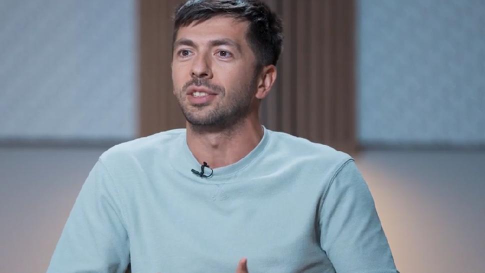 Mircea Bravo, accident cu maşina. A intrat cu autoturismul într-un stâlp de electricitate, iar soţia sa a avut de suferit 873006