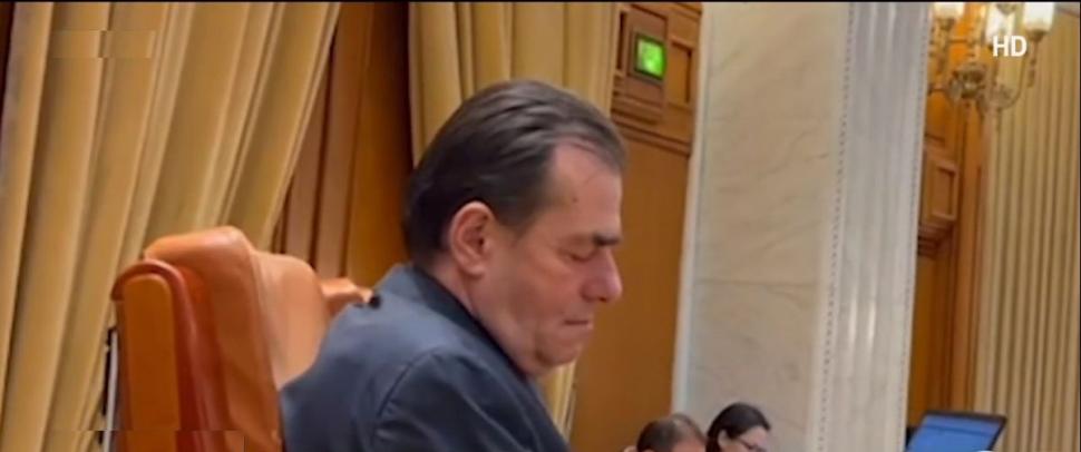 Ludovic Orban, surprins când doarme la ședința solemnă din Parlament dedicată Zilei Naționale a României 873228