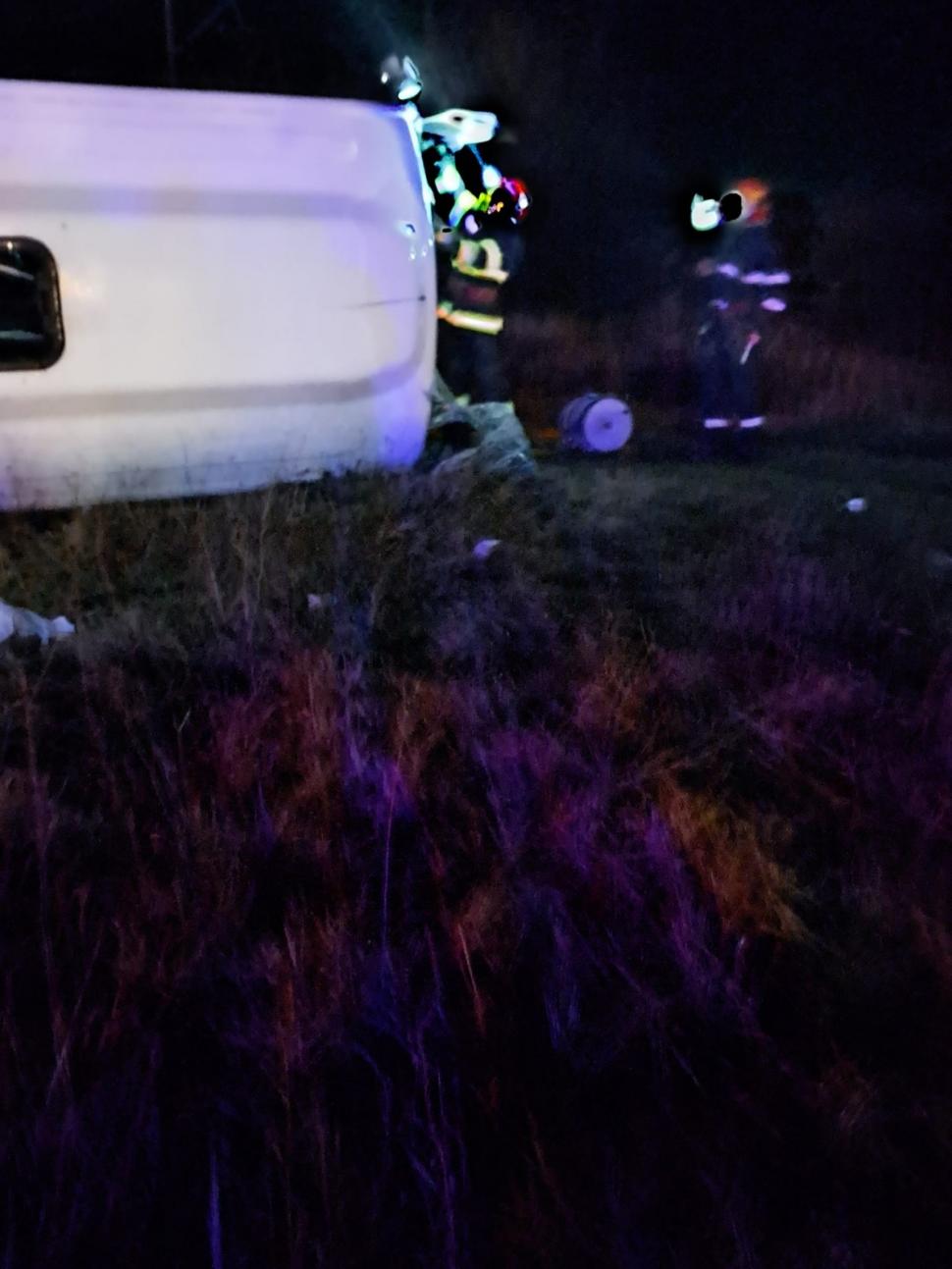 Accident teribil într-o comună din Galați | Un autobuz cu 11 pasageri s-a răsturnat. O femeie a murit 873531