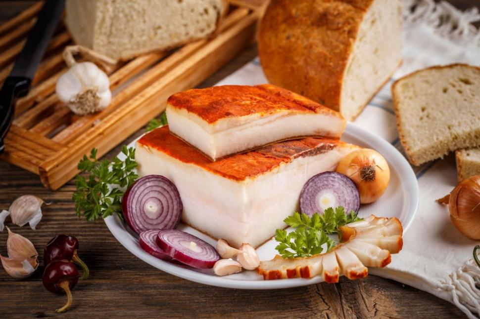 Adevărul despre slănina cu ceapa, mâncată de români. Dr. Vlad Ciurea: "Să știm ce ne face rău. E foarte greu să schimbi alimentația" 873224