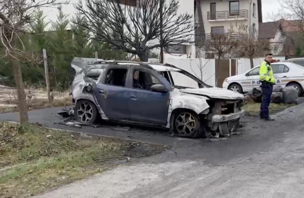 Atac în stil mafiot la Timișoara! Maşina directorului piețelor a fost incendiată în faţa casei sale 873412