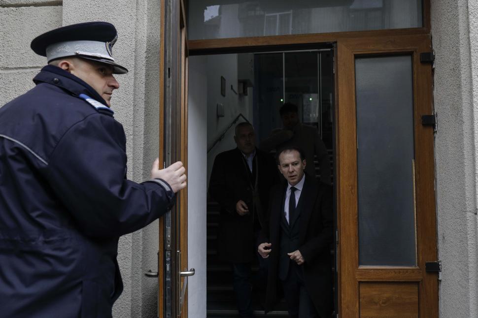 Florin Cîțu, la DNA! A dat primele explicații în dosarul vaccinurilor anti-COVID 873444