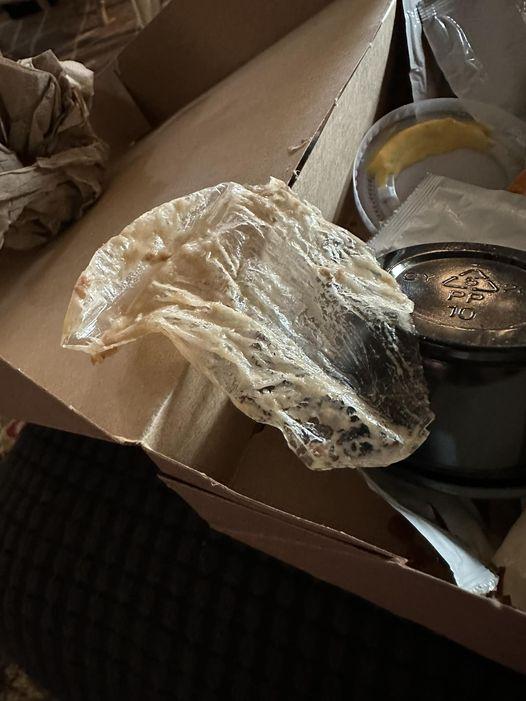 "Era să mănânc otrava asta" | Păţania unei femei care şi-a comandat mâncare dintr-un mall, în Cluj 873572