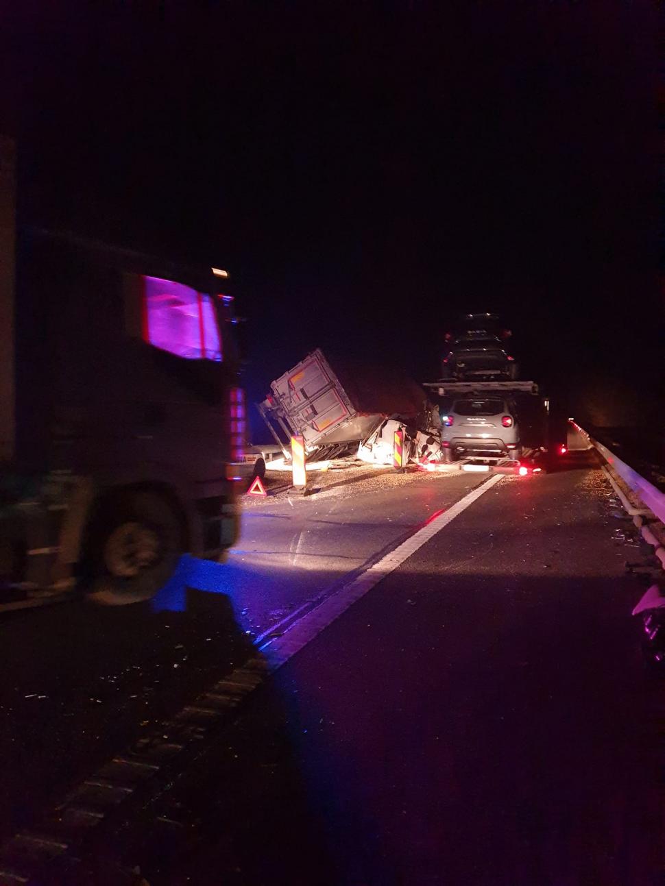 Trafic blocat pe Autostrada A2, după un accident grav cu două TIR-uri 873378