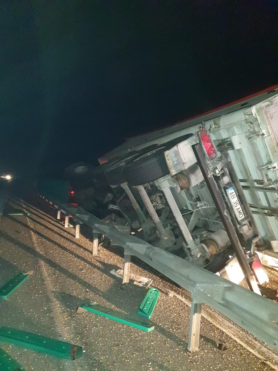 Trafic blocat pe Autostrada A2, după un accident grav cu două TIR-uri 873383