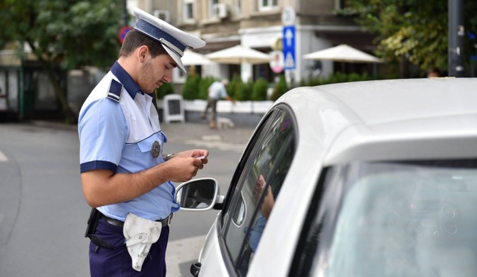 Greșeala uzuală care îi va costa pe șoferii români 990 de lei | Codul Rutier 2024 vine cu amenzi mai mari