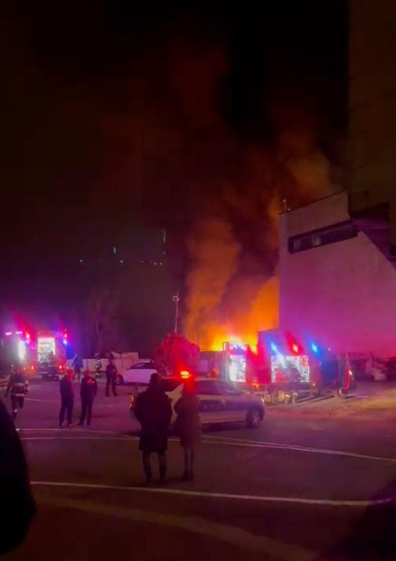 Incendiu de proporții la un mall din Cluj-Napoca! Oamenii sunt evacuați de urgență 874171