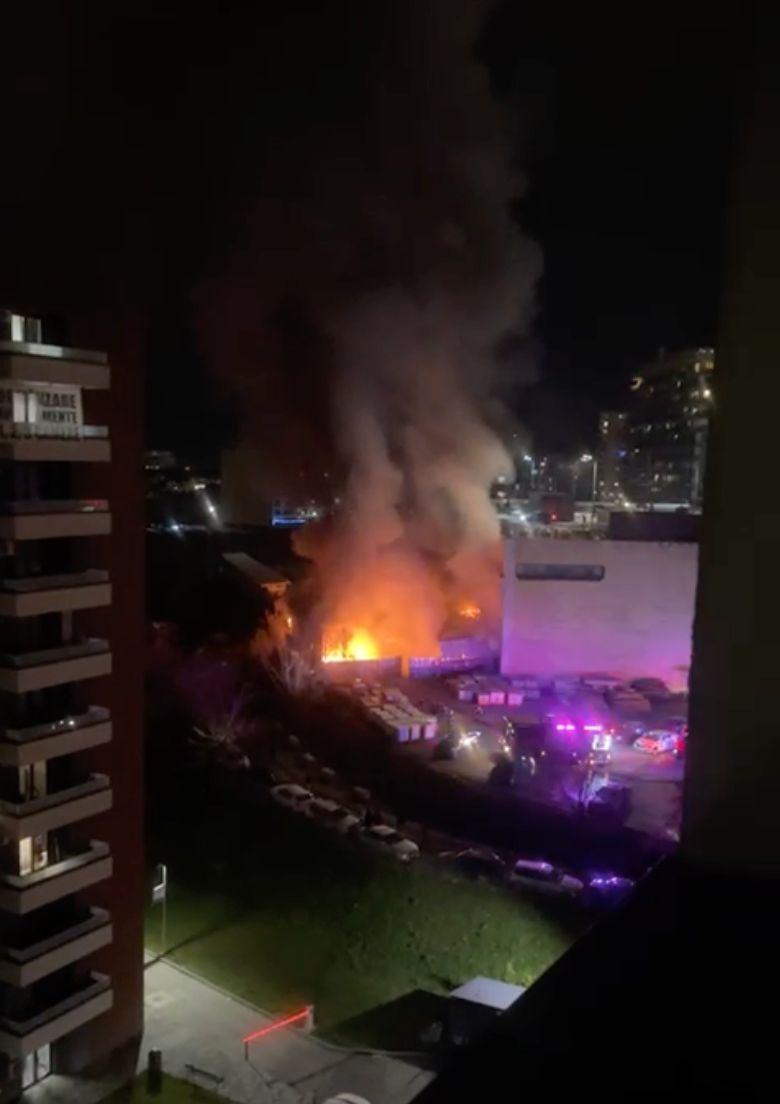 Incendiu de proporții la un mall din Cluj-Napoca! Oamenii sunt evacuați de urgență 874173
