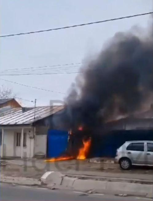 Au vrut să pârlească porcul, dar aproape și-au dat foc la gospodărie, într-o localitate din Galați 874158