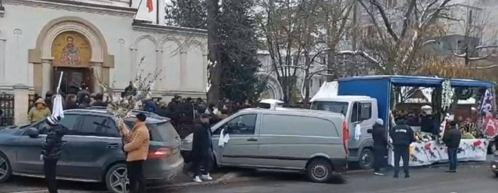 Tânăra doctoriță din Republica Moldova, ucisă în Franţa, a fost condusă pe ultimul drum la Galați 874151