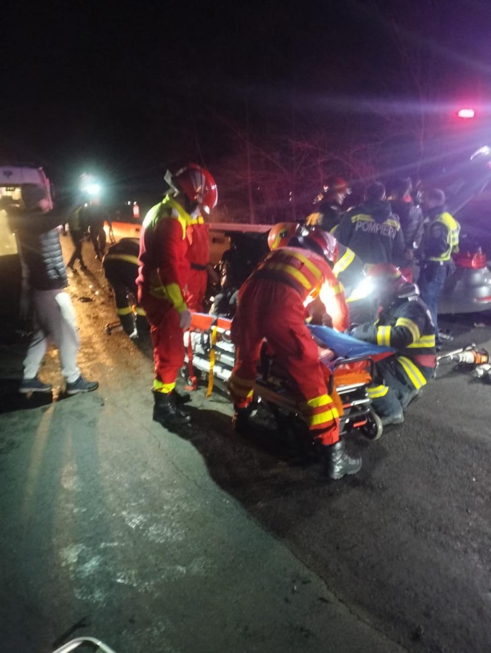 Accident rutier grav pe Dealul Hațegului, în Hunedoara! Șase persoane, transportate de urgență la spital 874339