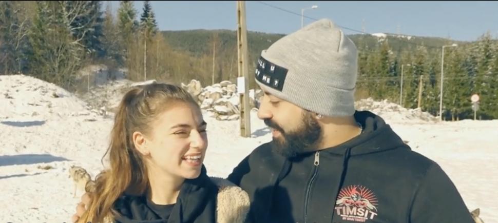 Cerere în căsătorie inedită, în vârful munților din Harghita, într-o sanie trasă de câini Husky: ”Este cea mai bună experiență pe care am avut-o vreodată” 874280