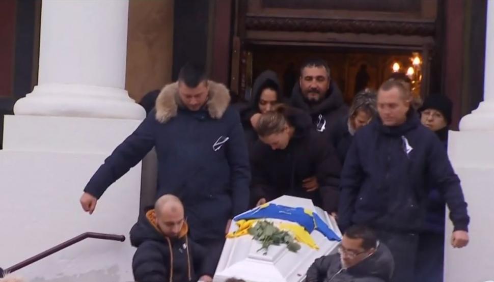 ”Acum, este un îngeraș acolo Sus”. Elevul de 13 ani din Pucioasa, mort în Austria, a fost condus pe ultimul drum 874299