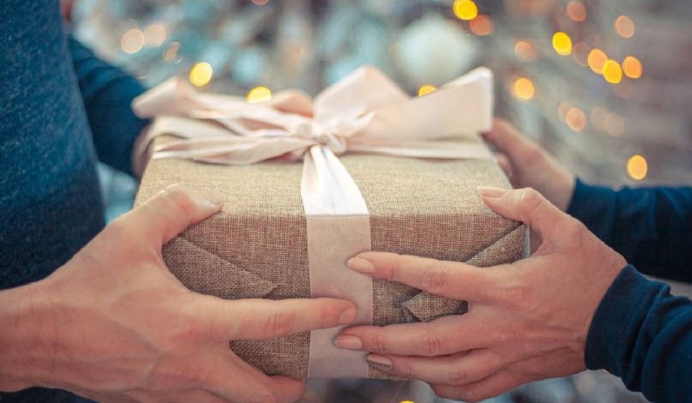 Idei de cadouri de Secret Santa pentru bărbați. Alegeri inspirate pentru colegi și prieteni