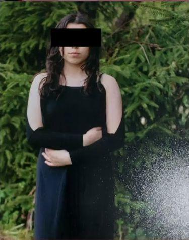 Ele sunt cele două fete din Lupeni care şi-au pus capăt zilelor împreună. Ambele erau eleve în clasa a IX-a 874633