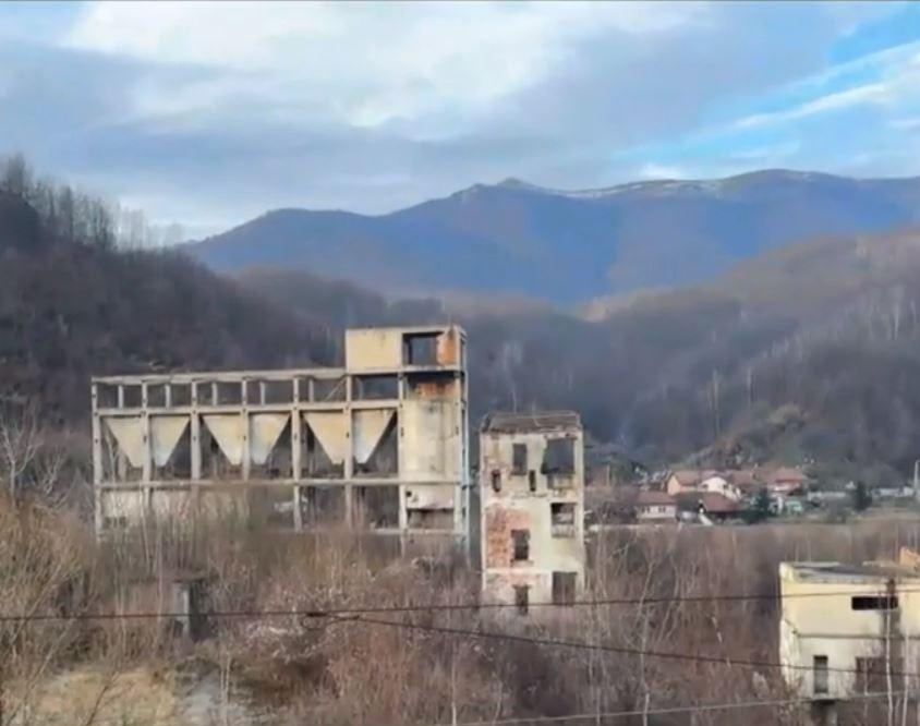 Ele sunt cele două fete din Lupeni care şi-au pus capăt zilelor împreună. Ambele erau eleve în clasa a IX-a 874642