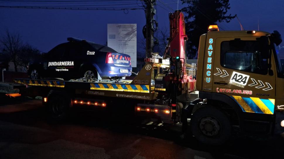 Mașina Jandarmeriei, aflată în misiune, implicată într-un accident în Botoșani 875040