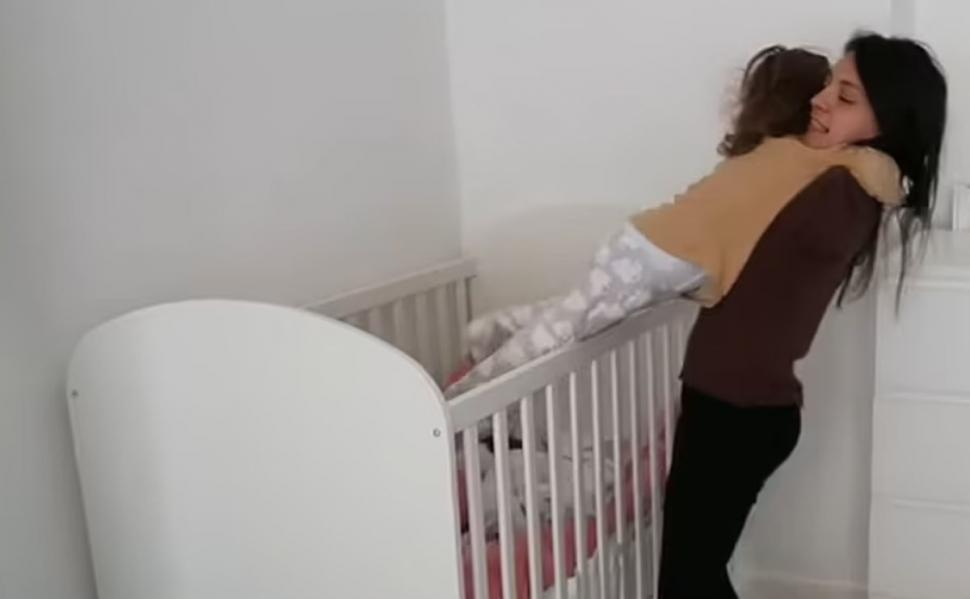 O mamă născută fără brațe dezvăluie cum are grijă de fiica ei. E influencer pe Instagram și pe YouTube şi a impresionat milioane de oameni 874992