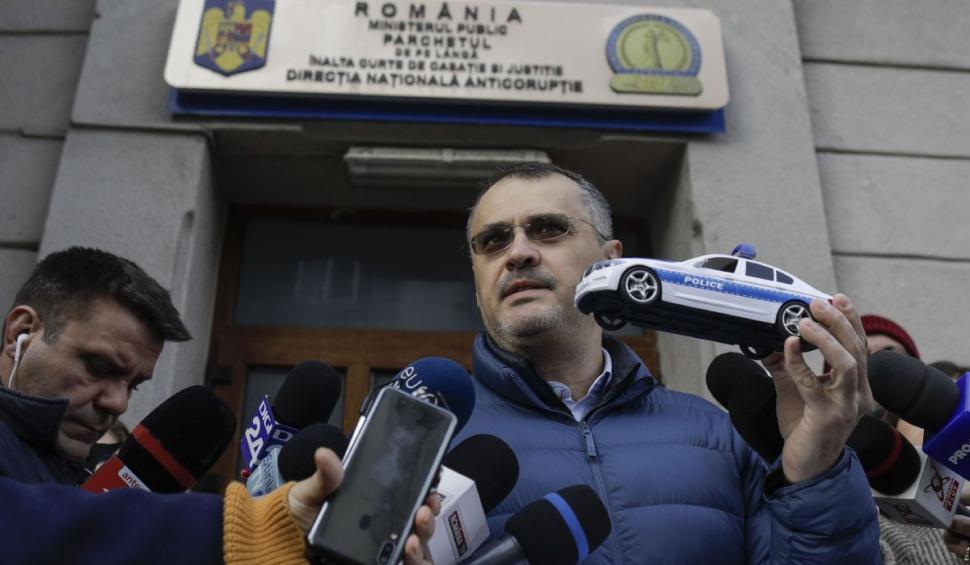 Fostul ministru USR, Cristian Ghinea, a făcut circ cu maşinuţe la DNA: "Nu vii cu preț maximal la licitație decât dacă ți-a aranjat Lucian Bode criteriile" 875112