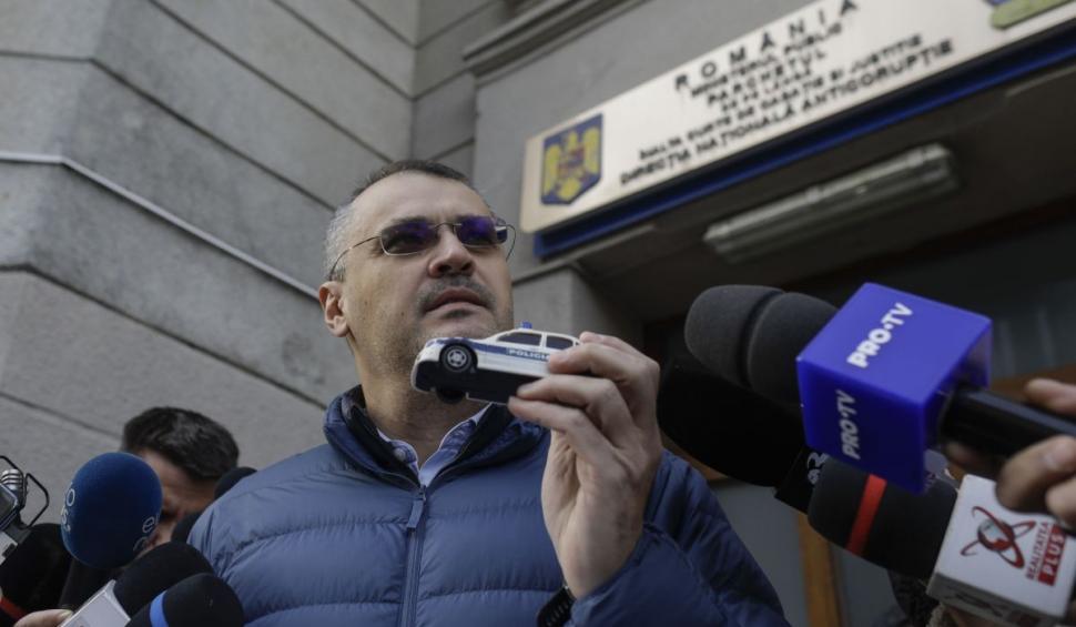 Fostul ministru USR, Cristian Ghinea, a făcut circ cu maşinuţe la DNA: "Nu vii cu preț maximal la licitație decât dacă ți-a aranjat Lucian Bode criteriile" 875113
