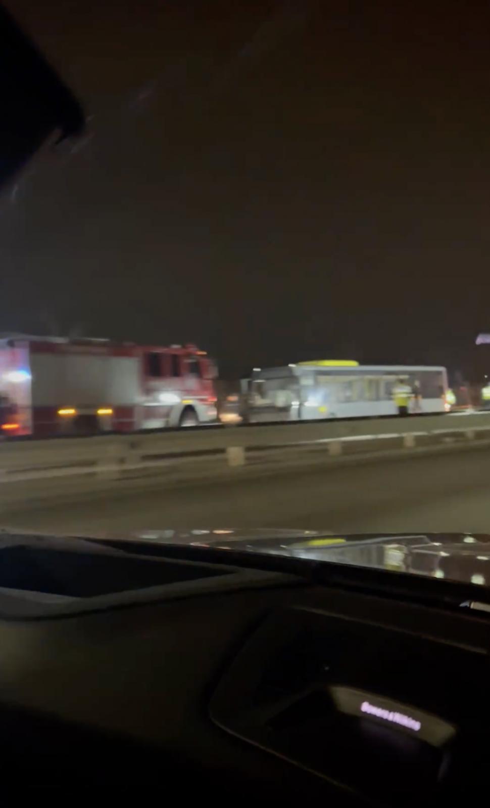 Accident grav pe Șoseaua Petricani din București. Un pieton a fost lovit de un autobuz STB 875455