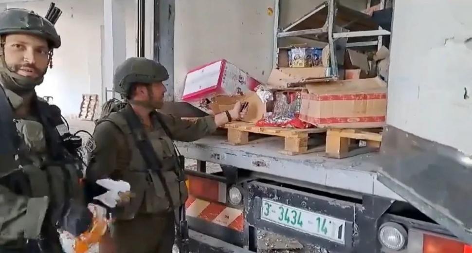 CNN: Soldații israelieni s-au filmat în Gaza în timp ce ard alimente, distrug mașini civile și scriu pe pereți că vor să șteargă enclava de pe fața pământului 875387