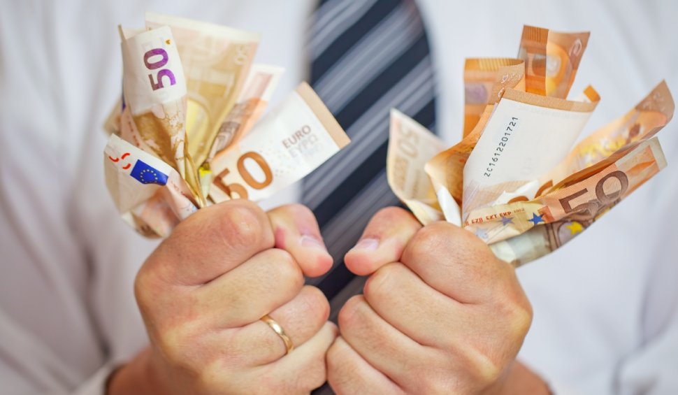 Țara în care românii pricepuţi pot lua un salariu de minim 2.500 de euro pe lună