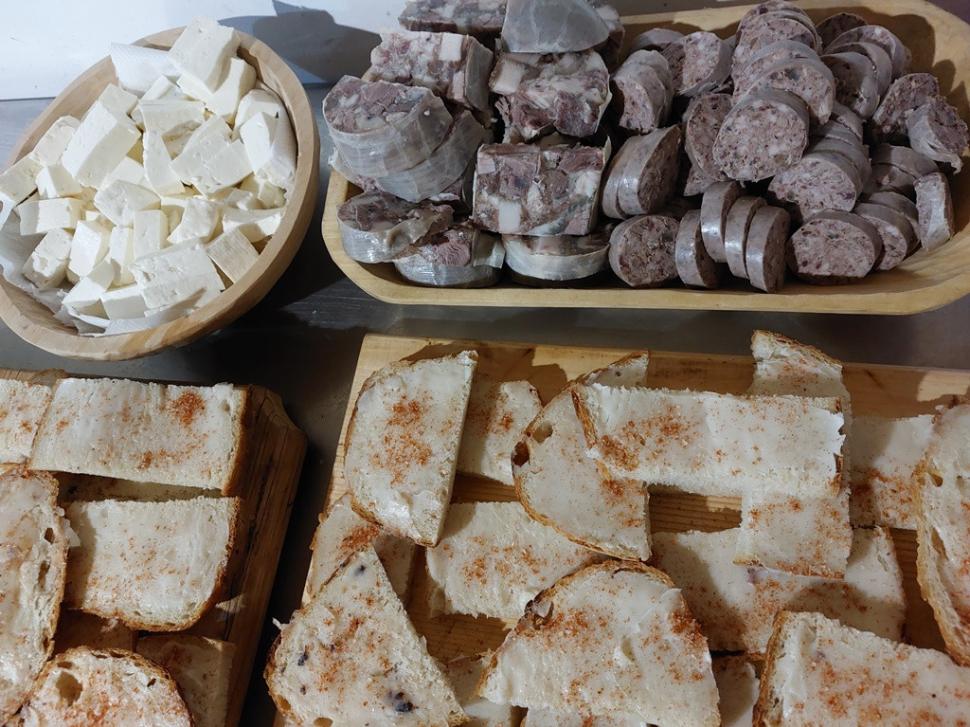 Se taie porcul, în stil tradițional, la Muzeul Astra Sibiu 875378