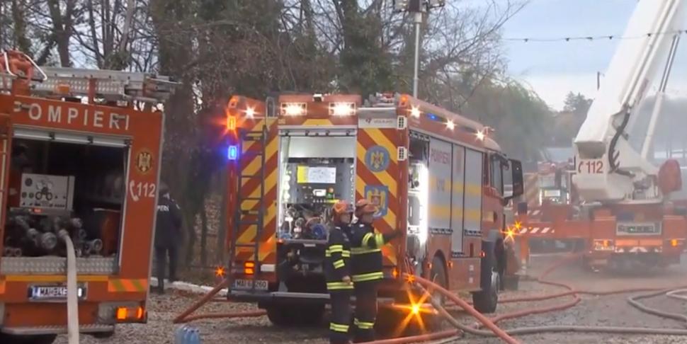 Incendiu la Taverna Racilor din Snagov. Localnic: "S-a ales prafu' şi de ăsta" 875515