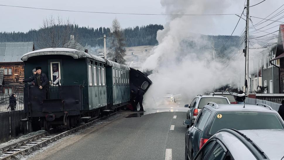 Accident grav în Suceava! Mocănița Huțulca Moldovița a fost răsturnată după impactul cu o mașină | 25 de turiști se aflau în tren 875638