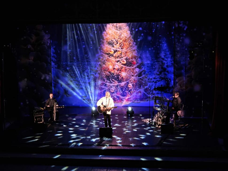 Câți bani câștigă Ștefan Hrușcă, în luna decembrie, din concertele de Crăciun 875682