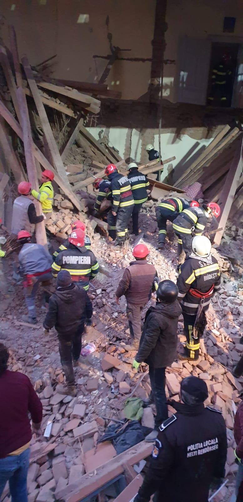 Reprezentanta Primăriei Odorheiu Secuiesc, anunţ important despre lucrarea din curtea internatului prăbuşit 875933