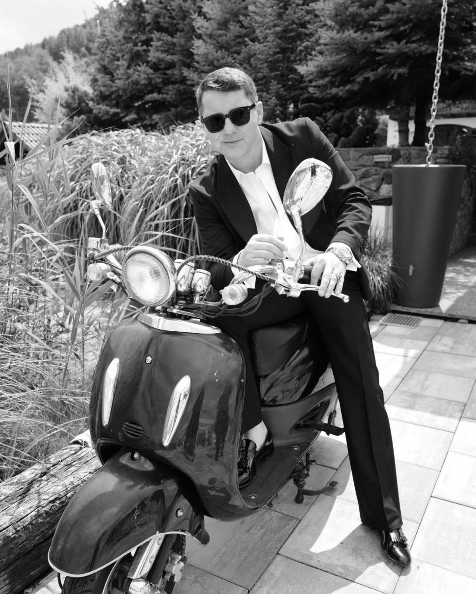 Adrian Sînă a rămas fără banii de pe card: ”Până m-am prins eu ce se întâmplă și am blocat cardul au reușit aceste tranzacții” 875997