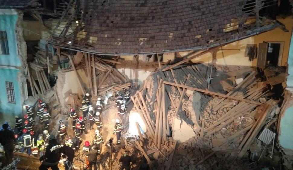 Lanţul de greşeli criminale care a dus la prăbuşirea internatului pe copii. Nu s-a făcut nicio reparaţie la clădire de peste 100 de ani 876091